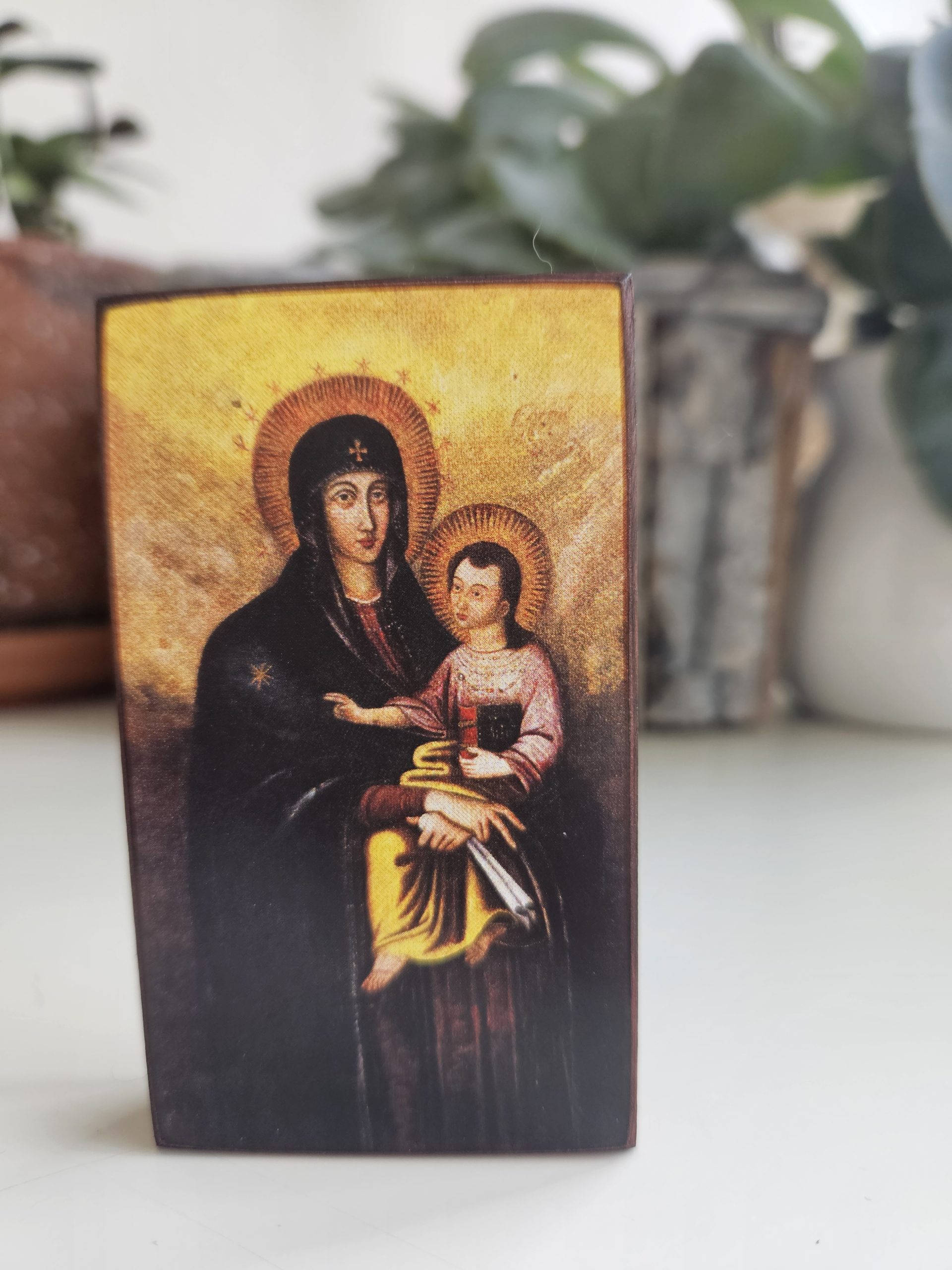 Medinė ikona Šiluvos Dievo Motina